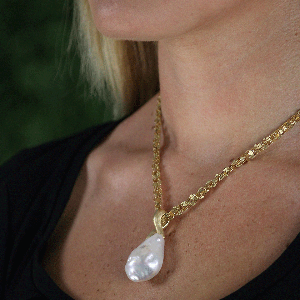 YVEL-White Baroque Freshwater Pendant Necklace-YELLOW GOLD