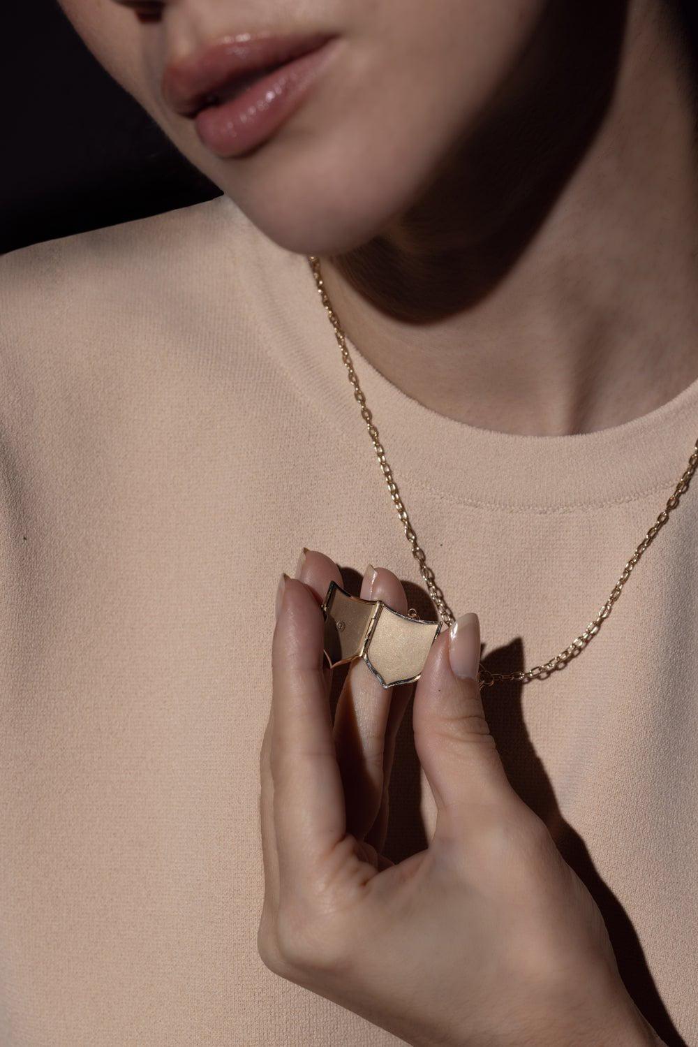 ZOE CHICCO-Shield Locket Lariat Necklace-YELLOW GOLD