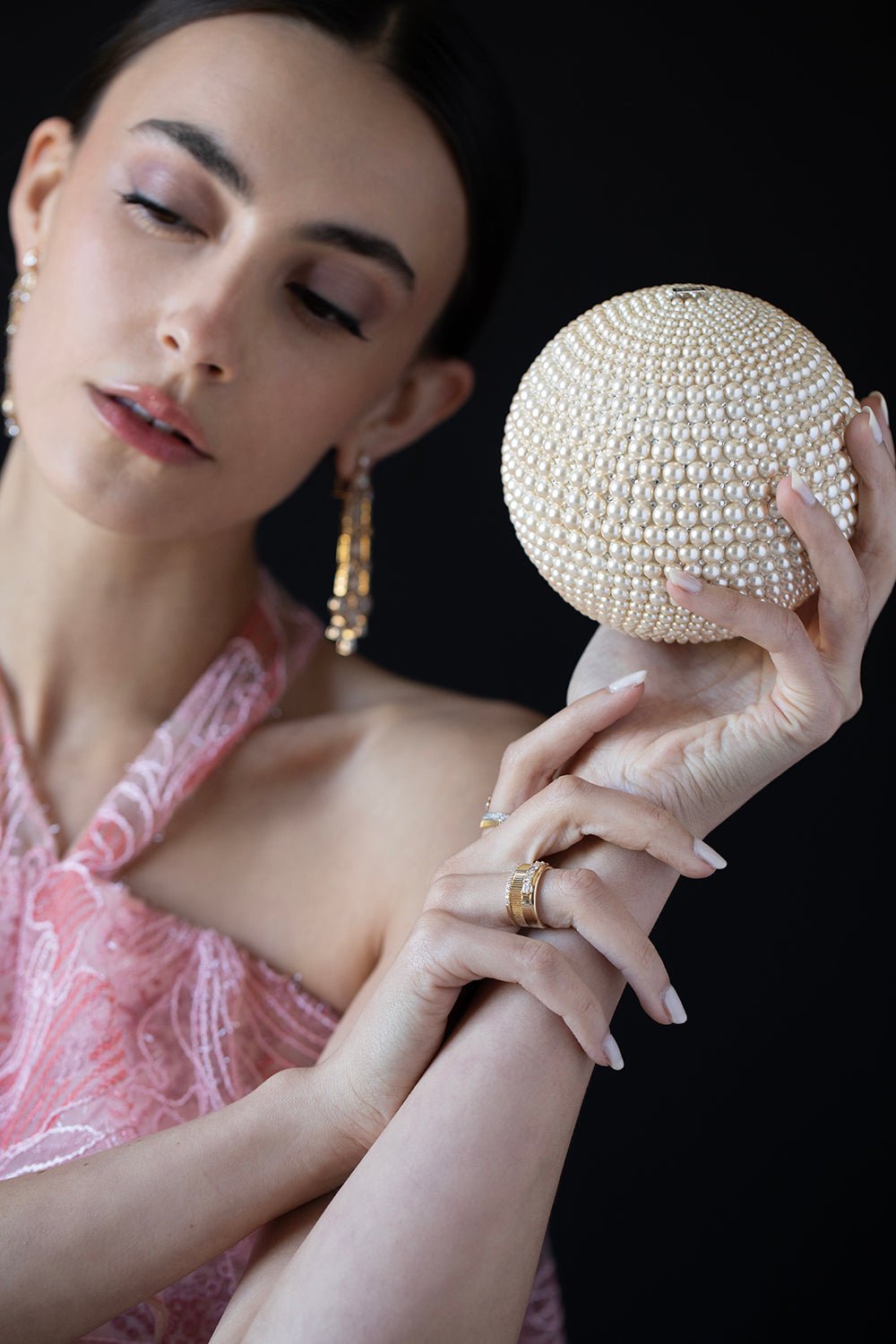 JUDITH LEIBER-Sphere Clutch-PEARLY