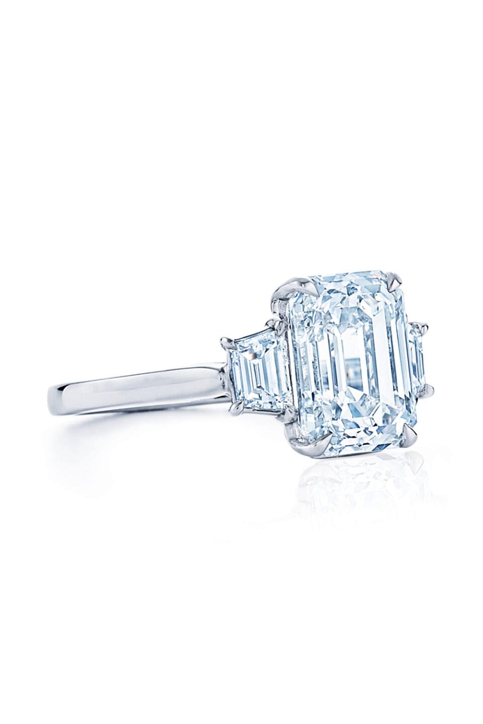 KWIAT-Emerald Cut Diamond Engagement Ring-PLAT