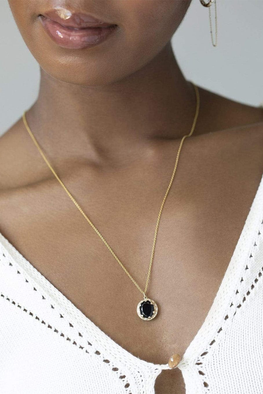 LOGAN HOLLOWELL-Queen Oval Onyx Diamond Necklace-YELLOW GOLD
